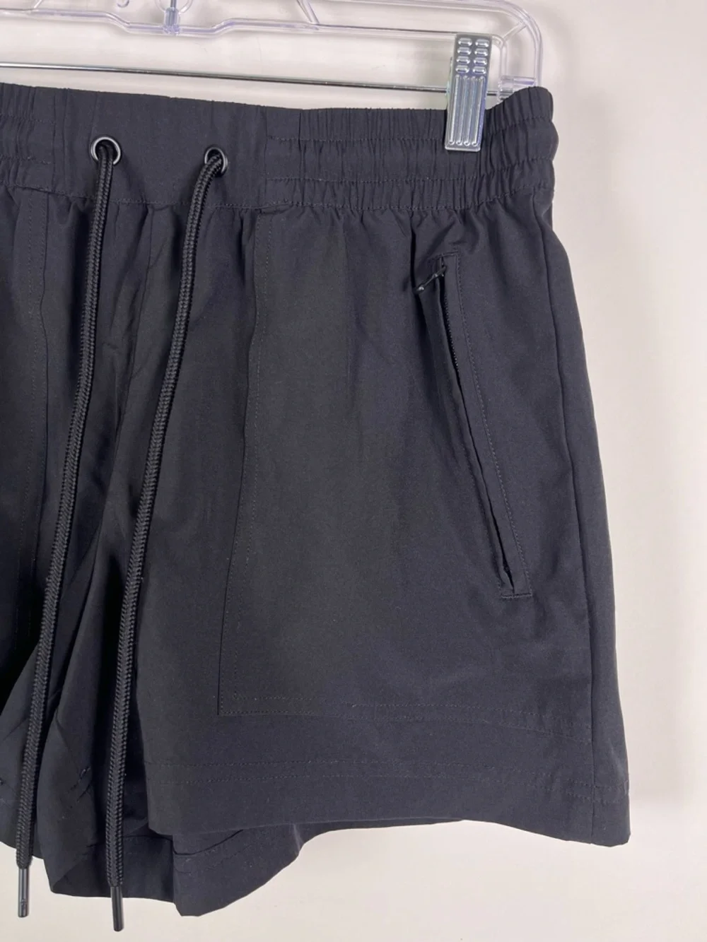 Lou & Grey Women's Black Drawstring Athletic Shorts Size Small Gym Neutral Basic